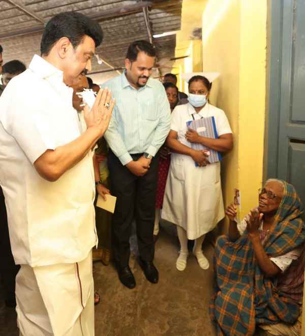 CM Stalin visited the leprosy rehabilitation camp on the villupuram way and inquired about their well-being 