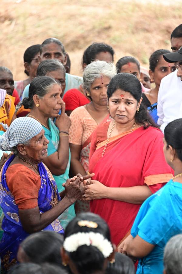Tuticorin near, Kanimozhi Mp met an old woman in 100 day work scheme 