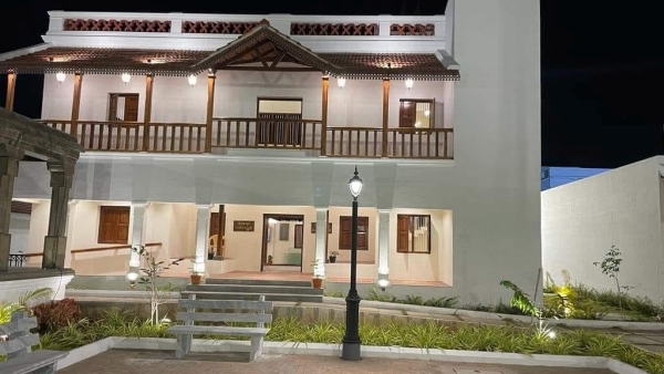 பிரபலங்கள் வருகை 