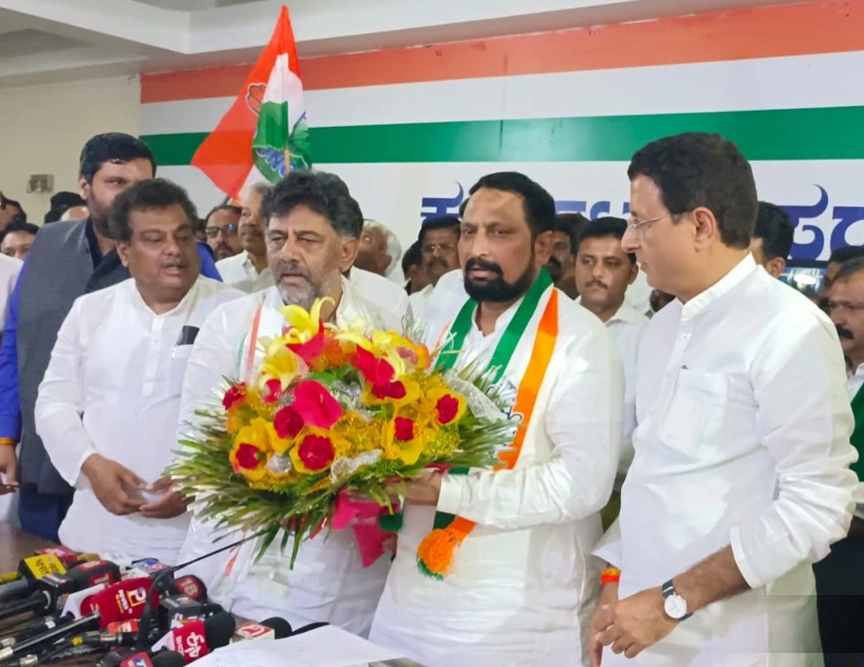 Karnataka Ex deputy cm Laxman Savadi got seat in Congress after a day he joined the party Karnataka Ex deputy cm Laxman Savadi got seat in Congress after a day he joined the party
