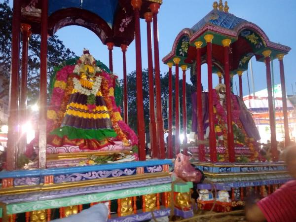 திருவிழா கடைகள் திருவிழா கடைகள்