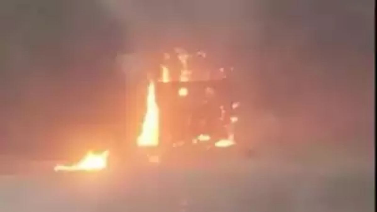 5 Indian army jawans killed in Jammu Kashmir after vehicle get fired - Is this Attack of Terrorists? 