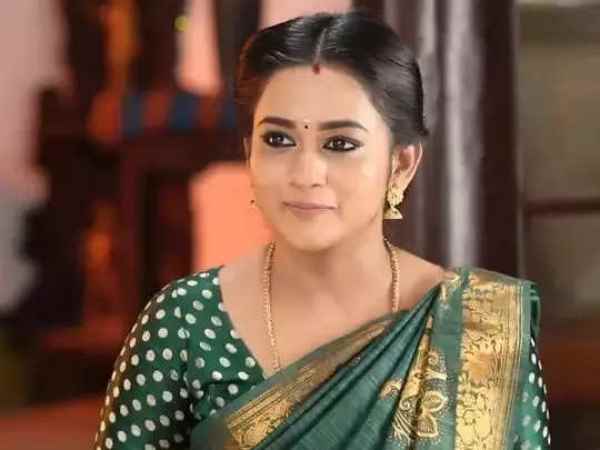 Why did I quit Pandian Store Serial Kavya Arivumani Explained 