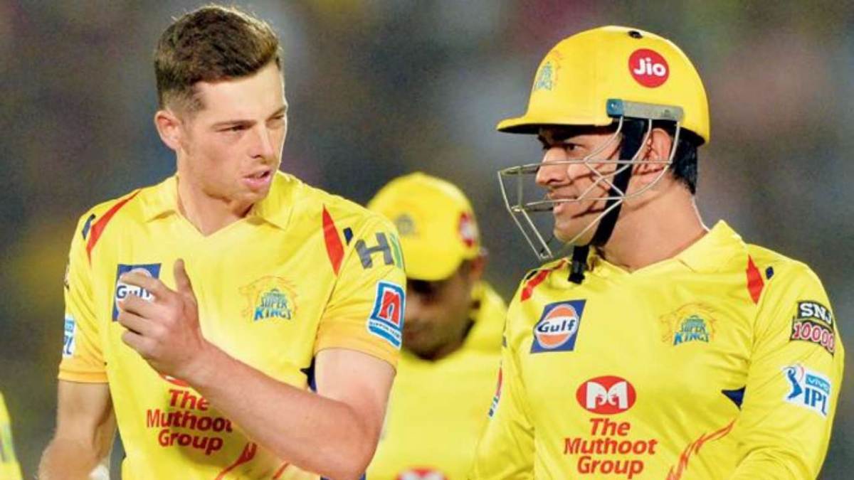 Why did CSK player Mitchel Santner not getting chances and How did he insult by Simon Doull? 