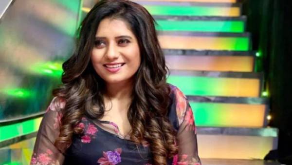 What did Vijay TV host Priyanka say about her family friends 
