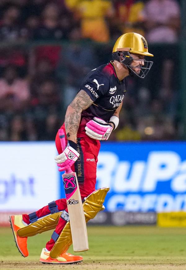 RCB skipper DU Plesis bare body pics gets attention: What is the meaning of his arabic tattoo? RCB skipper DU Plesis bare body pics gets attention: What is the meaning of his arabic tattoo?