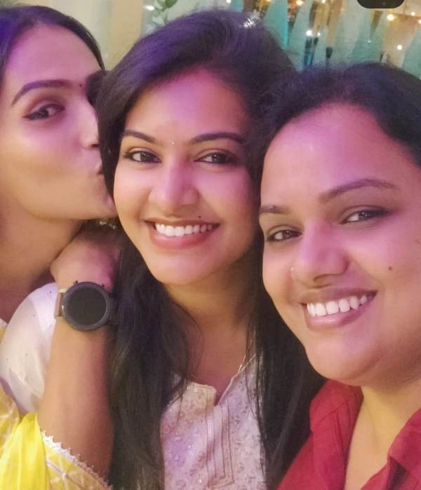 Who were the celebrities who accompanied Rachitha Mahalakshmi when she bought a new car 