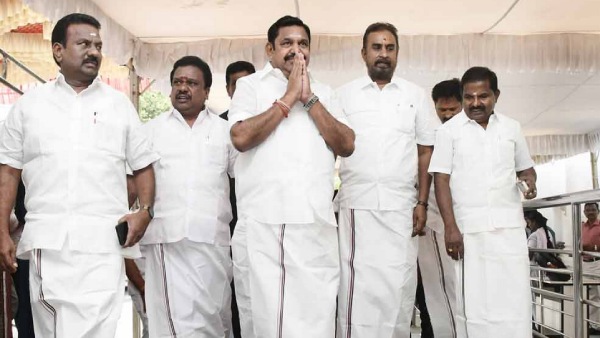 Edapadi Palanisamy supporters paste poster in Ramanathapuram 