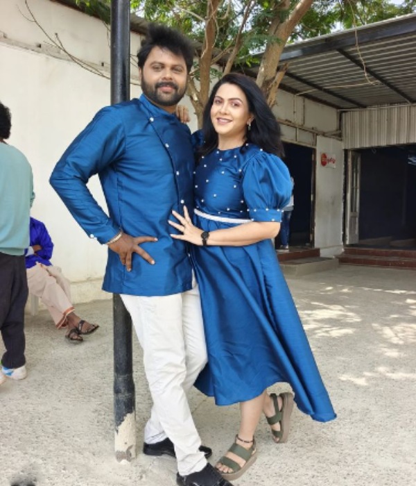 நடிகை ஸ்வேதா பந்தேகர் 