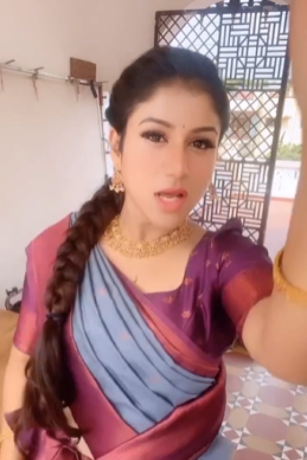 மைனர் வேட்டி கட்டி 