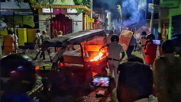 கண்டிக்கிறோம் 