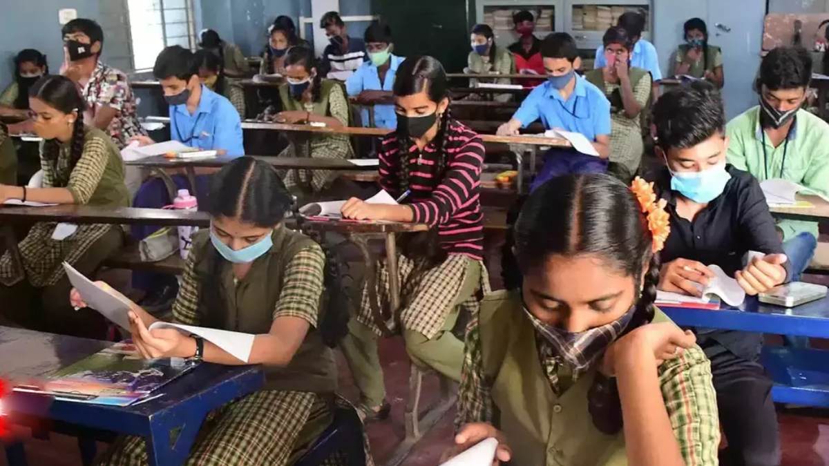 Tamil Nadu school education department annouces exam date for 1 to 9th standard and says April 28 is last working day, Tamil Nadu school education department annouces exam date for 1 to 9th standard and says April 28 is last working day,