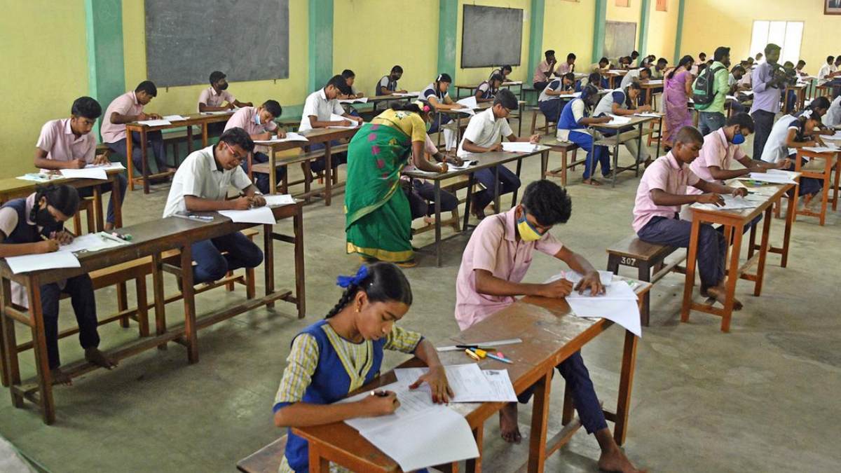Tamil Nadu school education department annouces exam date for 1 to 9th standard and says April 28 is last working day, Tamil Nadu school education department annouces exam date for 1 to 9th standard and says April 28 is last working day,