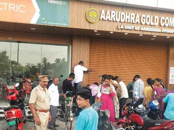 SDPI demand action in Annamalai in Rafael watch and Aruthra scam 