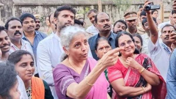 சூழ்ந்து கேள்வி கேட்ட பெண்கள் 