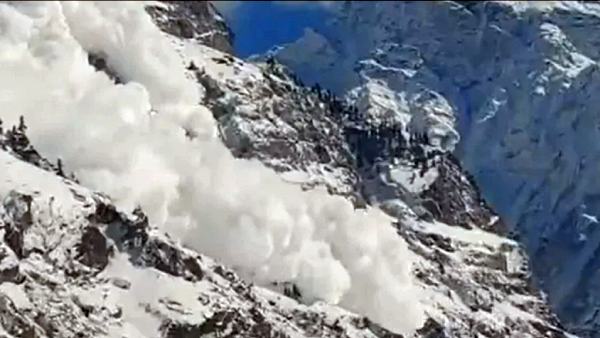 மீட்பு பணிகள் நிறுத்தம் 