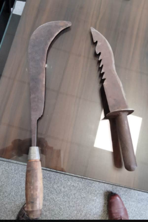 From twitter Complaint Bangalore police arrested tata ace driver who threaten to Scooter rider after the accident 