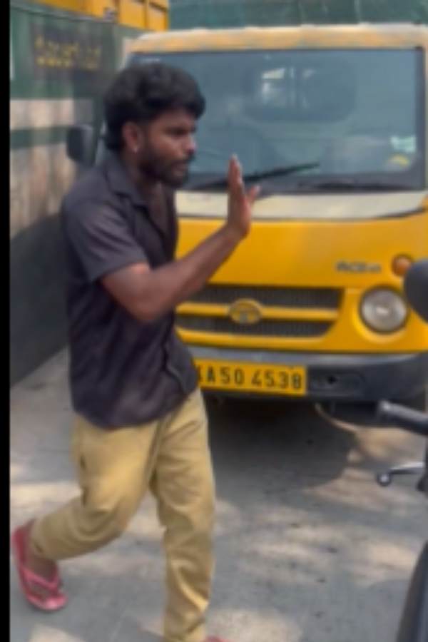 From twitter Complaint Bangalore police arrested tata ace driver who threaten to Scooter rider after the accident 