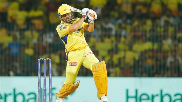 why csk not win? Has Dhoni taken the field earlier, the match would have been in CSK hands 