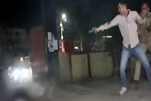 Atiq Ahmed and Ashraf Killing incident why police didnot shoot at assalilats? raises question