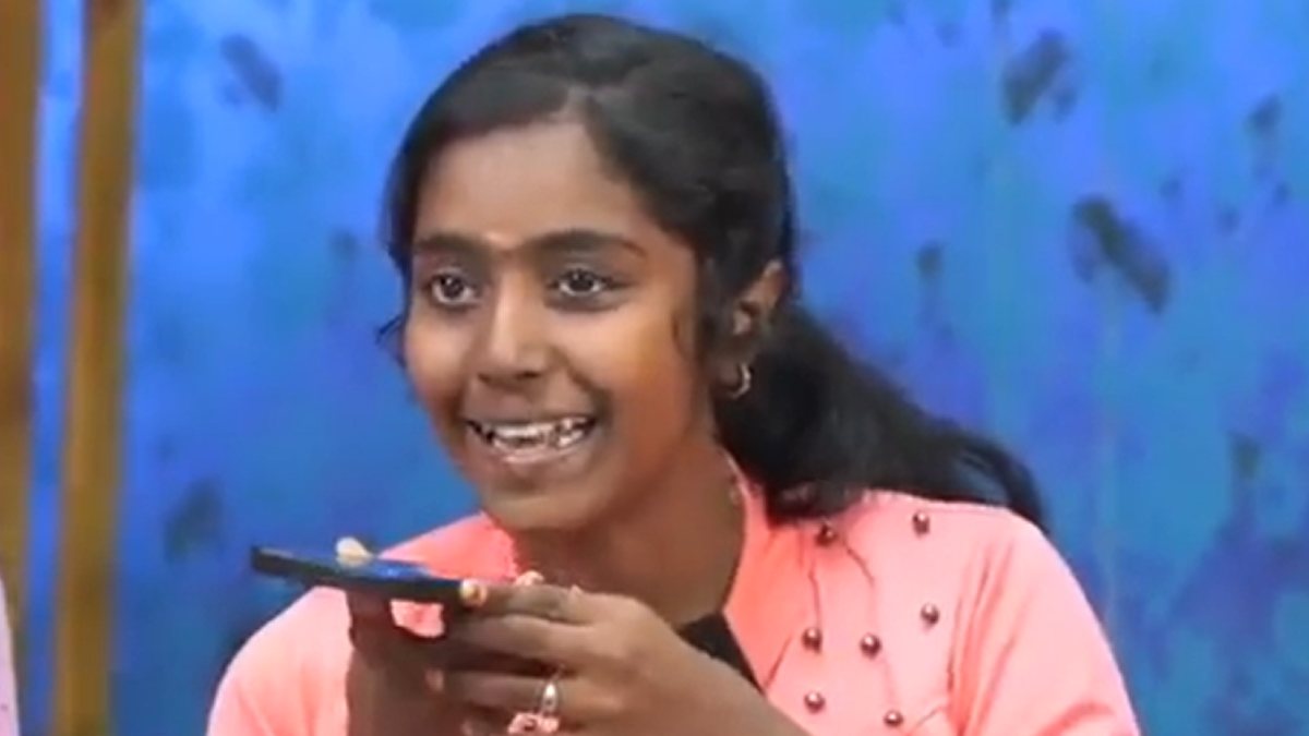 Netisans says that its not Vijay voice. Its fake one 