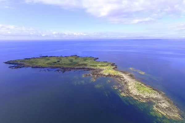 lets see what are the special features of Barloco island in Scotland 