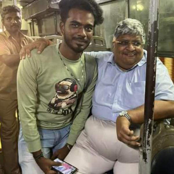  What Anand Srinivasan says about traveling in Bus in Chennai