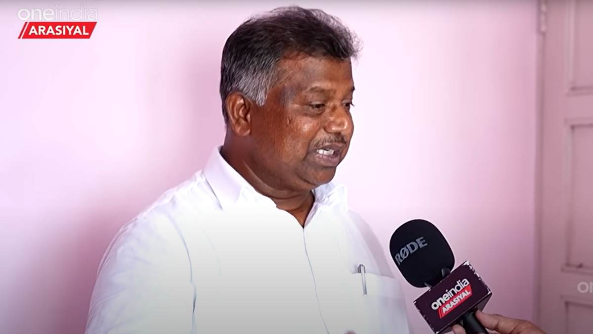 New Problem arise: Will it happen that OPS-Sasikala appearing on same stage