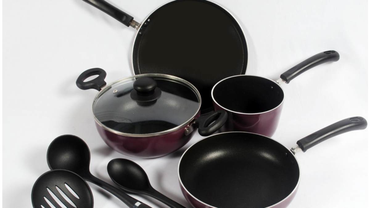 These 4 toxic items in your kitchen? Immediately You Need To Throw out, here list These 4 toxic items in your kitchen? Immediately You Need To Throw out, here list