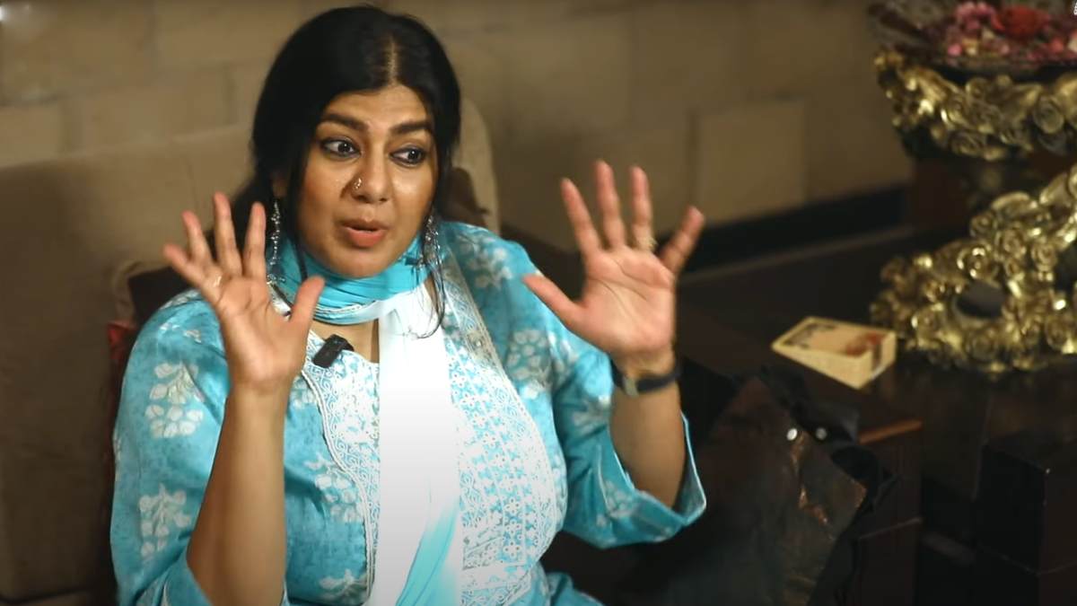  host Swarnamalya handbag collection about video and reaction 