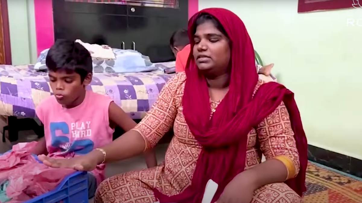 Aranthangi Nisha gives briyani pockets for 77 persons who coming for prayer 