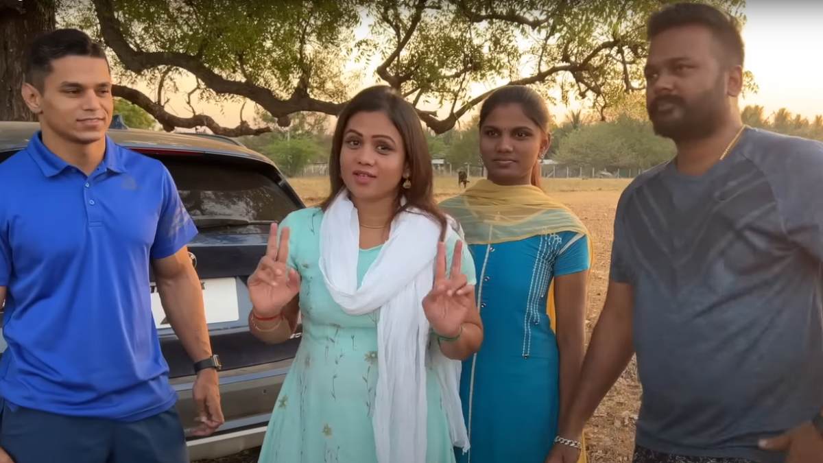 VJ Manimekalai visited his hometown for the store opening and the interesting thing 