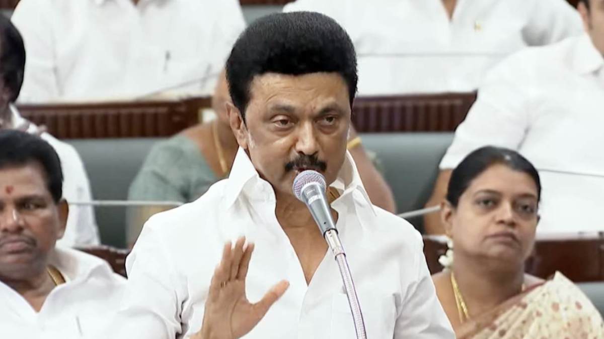 Edappadi palanisamy strongly condemns Stalin for passing 12 hour work bill in assembly