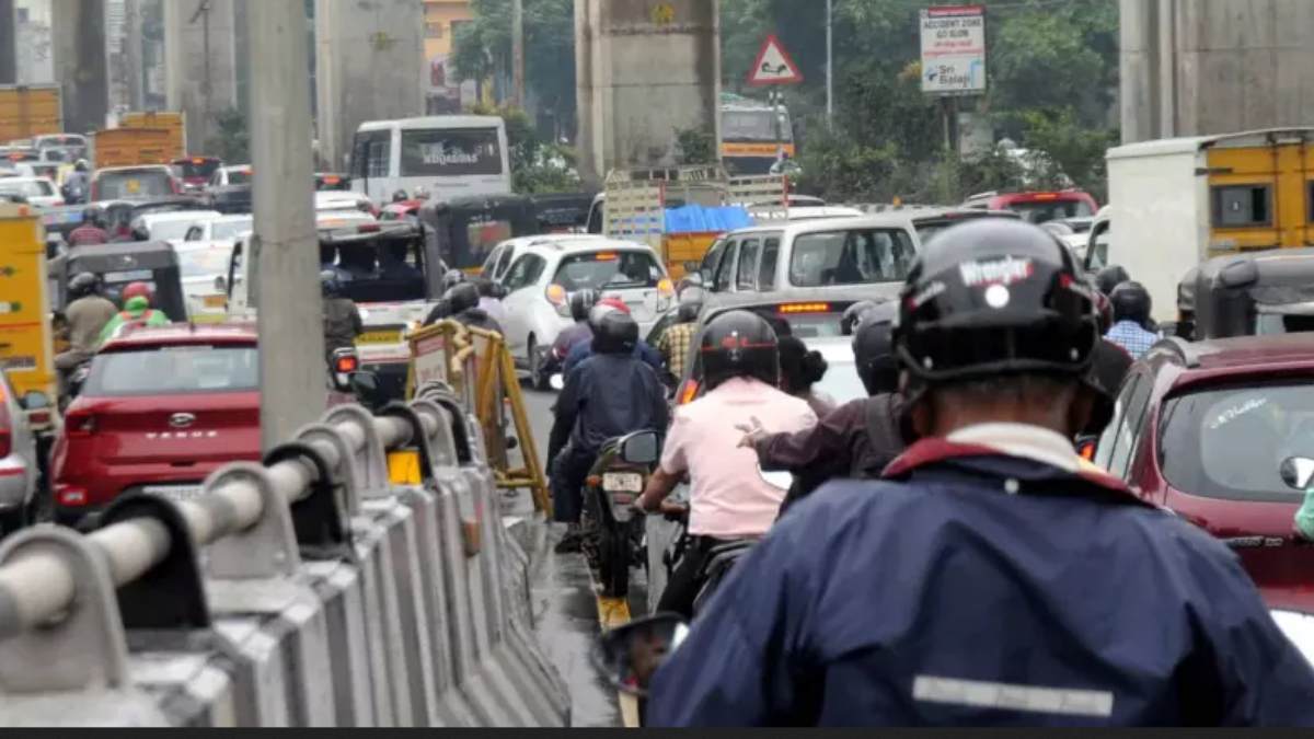 What is the solution to the traffic congestion between Tambaram and Chengalpattu? 