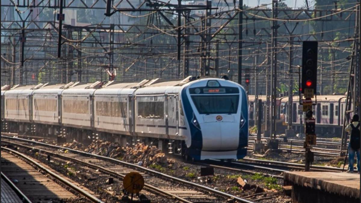 Rajasthan; Vande Bharat train collides with a cow: Man who went to urinate near Track dies 