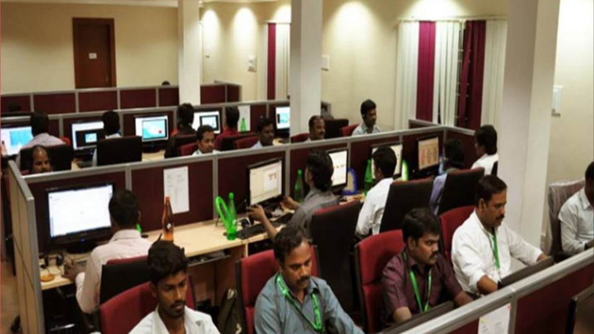 PMK leader anbumani ramadoss condemns 12 hour work scheme brought by Tamilnadu govt