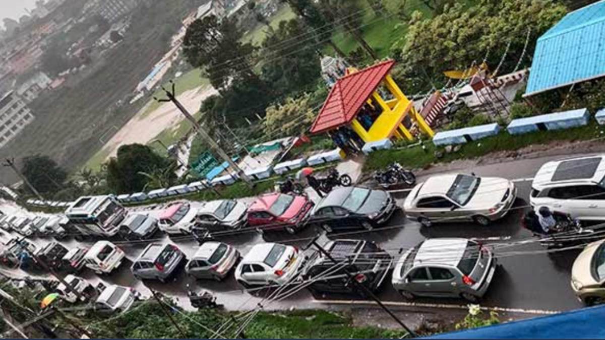 Heavy traffic in Kodaikkanal as arrival of tourists increases 