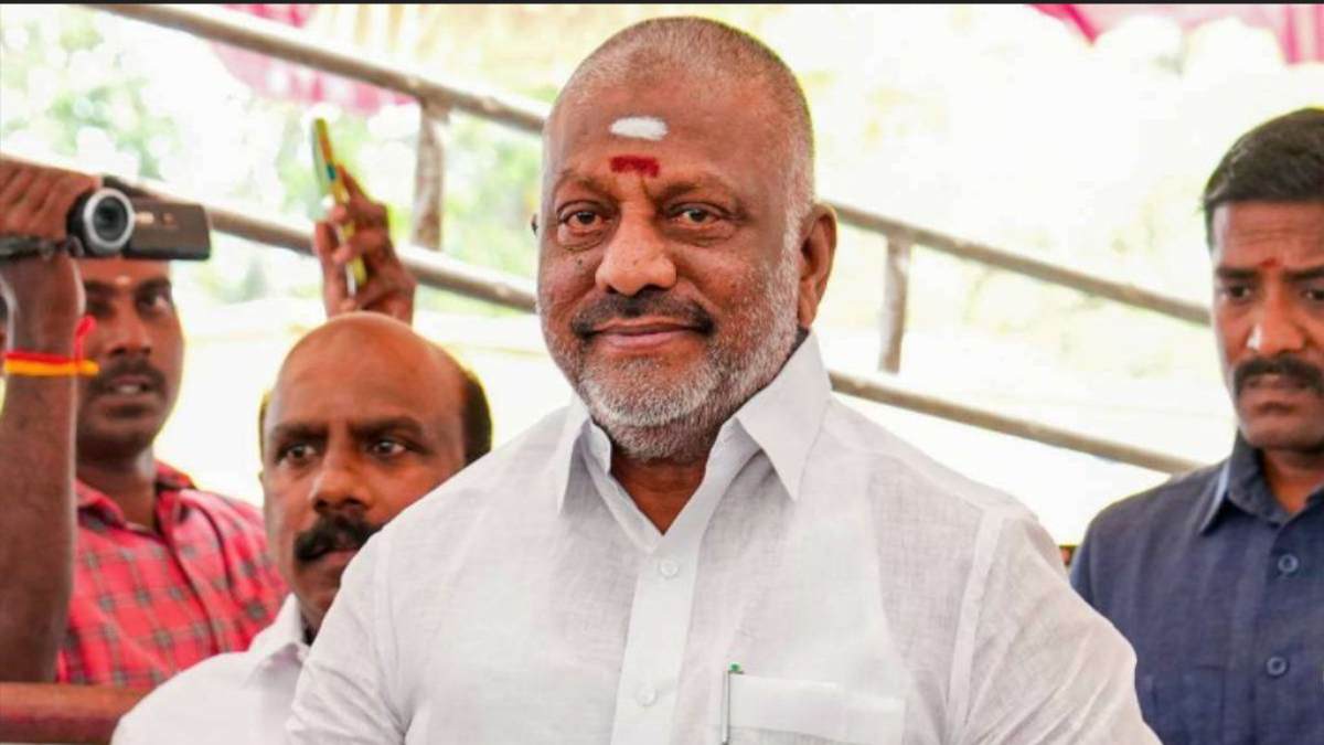 O Panneer Selvam is conducting conference today at Trichy G Corner ground