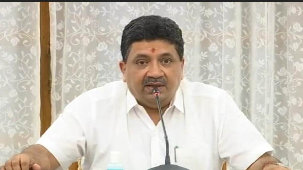 Why and How does Edappadi Palanisamy is focusing on the PTR Palanivel Thigarajan Audio issue? Why and How does Edappadi Palanisamy is focusing on the PTR Palanivel Thigarajan Audio issue?