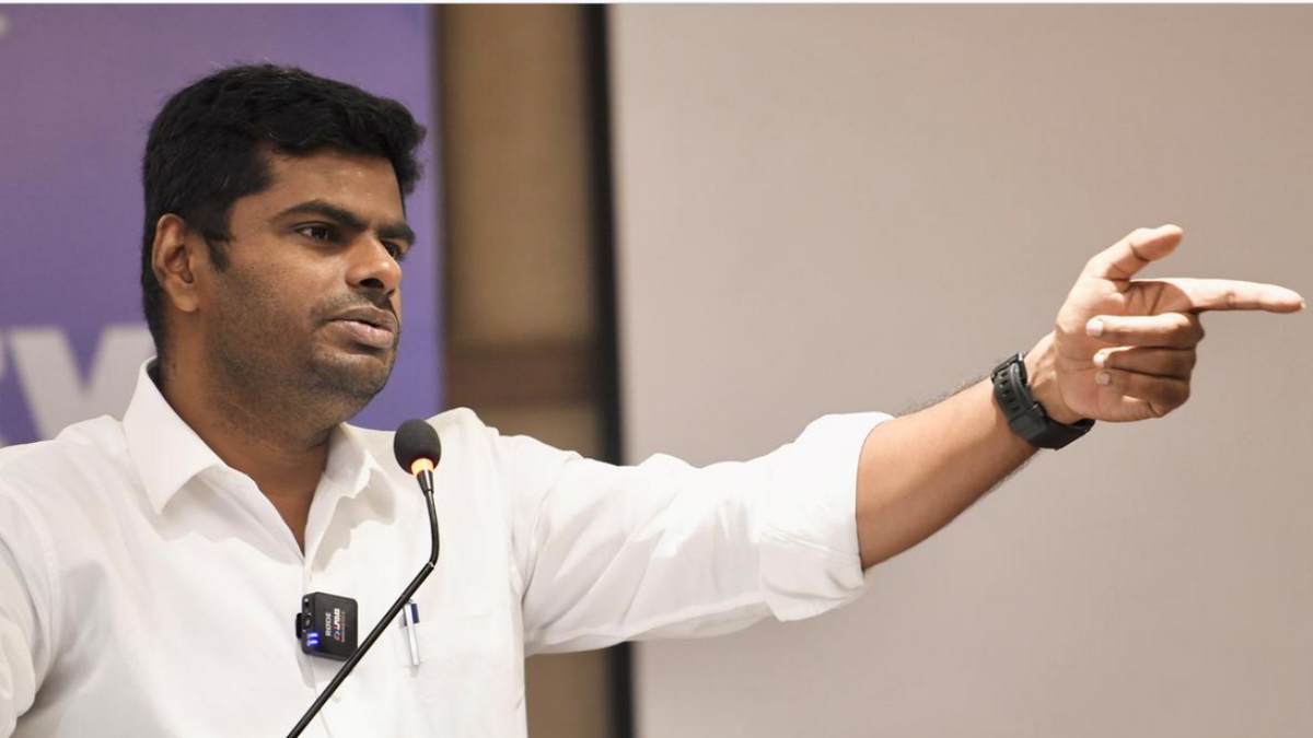 Why did Edappadi Shock after enterning into Amit Shah room and What did he see there? 