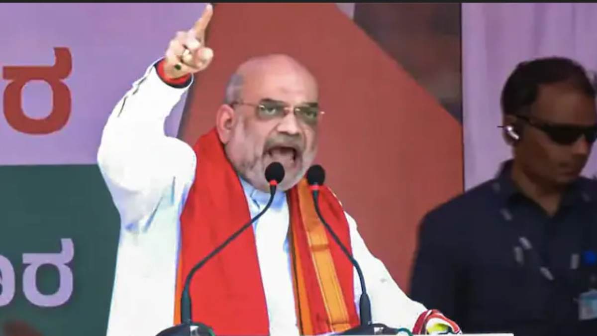 Why did Edappadi Shock after enterning into Amit Shah room and What did he see there? 