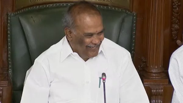 அறிவாளி 