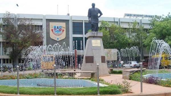 சாதி சார்ந்து தரக்குறைவாக... சாதி சார்ந்து தரக்குறைவாக...