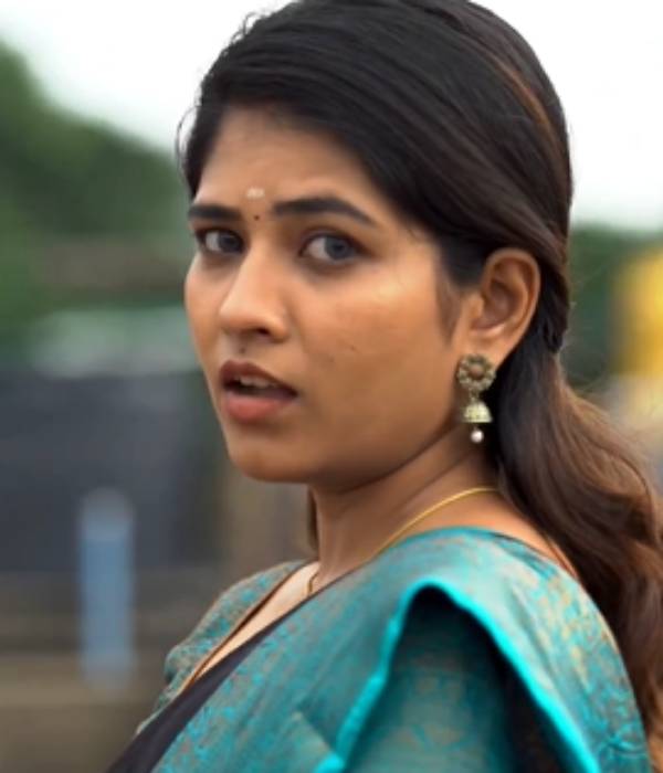 செலவு செய்யும் ஐஸ்வர்யா 