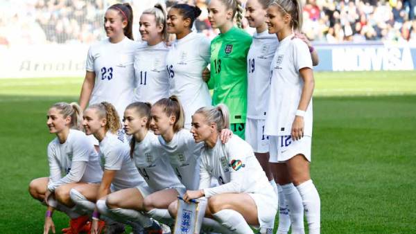 வெள்ளை நிற ஜெர்ஸி 