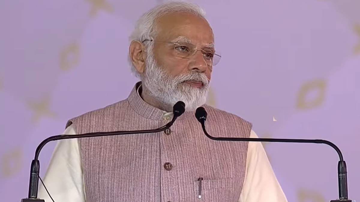 Why did PM Modi avoided Meeting with O Panneerselvam and Edappadi Palanisamy during tn visit 