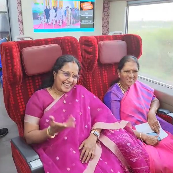 What did BJP MLA Vanathi Srinivasan do in the Chennai Coimbatore Vande Bharat Train? 