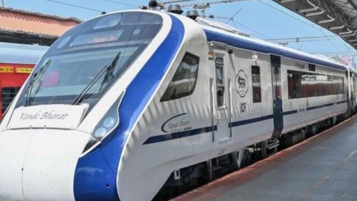 Chennai Coimbatore Vande Bharat express is receiving Overwhelming response from public Chennai Coimbatore Vande Bharat express is receiving Overwhelming response from public