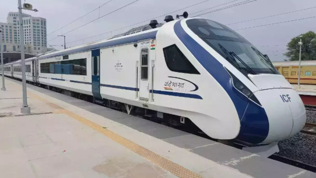 PM Modi flags off Ajmer-Delhi Cantonment Vande Bharat Express, its will be the worlds first semi-high speed passenger train on HRE PM Modi flags off Ajmer-Delhi Cantonment Vande Bharat Express, its will be the worlds first semi-high speed passenger train on HRE