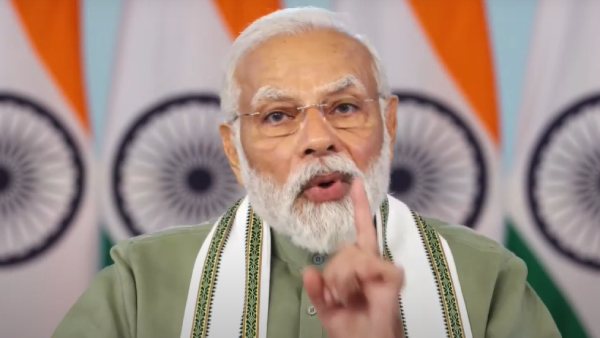 PM Modi flags off Ajmer-Delhi Cantonment Vande Bharat Express, its will be the worlds first semi-high speed passenger train on HRE PM Modi flags off Ajmer-Delhi Cantonment Vande Bharat Express, its will be the worlds first semi-high speed passenger train on HRE